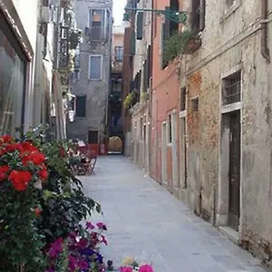 ca-san-silvestro.hotelinveneto.com/